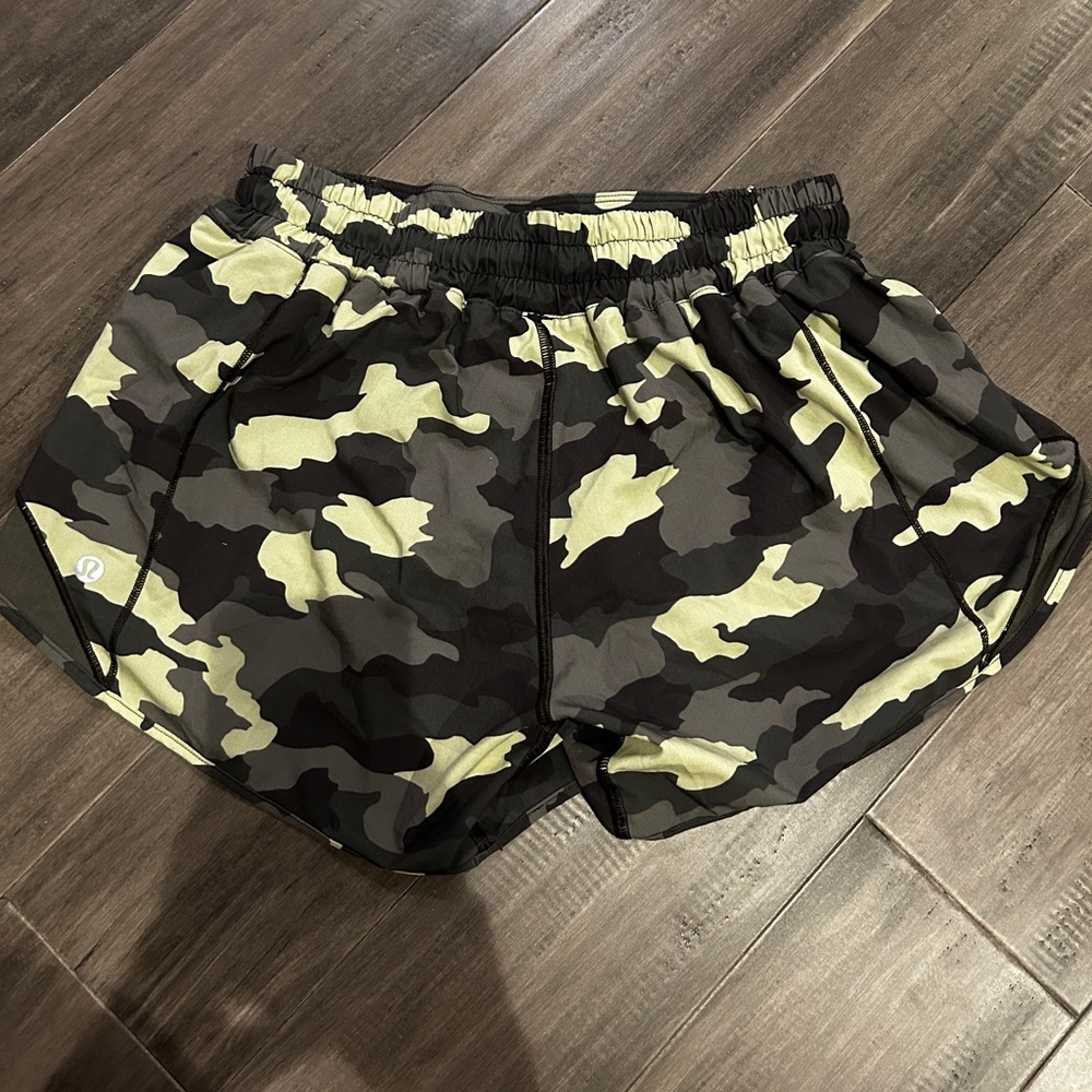 Hotty Hot 4” shorts